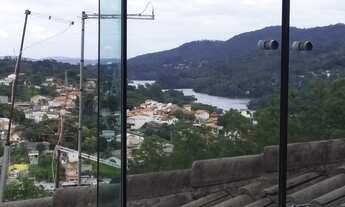 Imagem 4: Casa de alto padrão, com vista panorâmica da represa e serra da cantareira