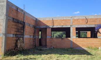 Imagem 4: TERRENO DE 190m2 COM CONSTRUÇÃO JÁ EDIFICADA E COBERTA EM BATATUBA