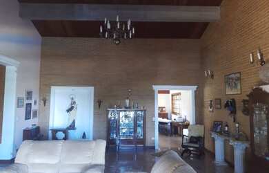 Imagem 4: EXCELENTE CASA COM 4 DORMITÓRIOS E PISCINA EM CONDOMÍNIO DE PIRACAIA