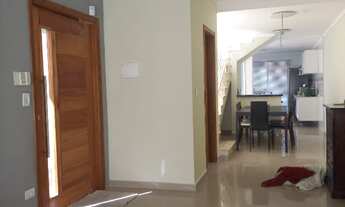 Imagem 4: SOBRADO COM 3 DORMITÓRIOS E PISCINA COM VISTA DA PEDRA GRANDE