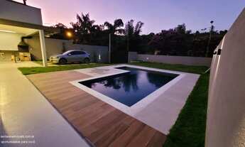 Imagem 1: LINDA CASA COM PROJETO MODERNO E VISTA DA PEDRA GRANDE EM ATIBAIA