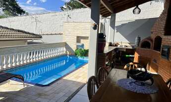 Imagem 1: CASA COM 3 DORMITÓRIOS E REPLETA DE MOVEIS PLANEJADOS EM ATIBAIA