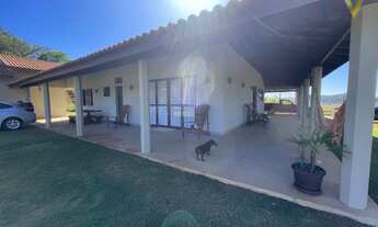 Imagem: Chácara com 3 casas construídas e independentes