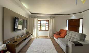 Imagem 4: Imperdível oportunidade! Sobrado Recém-Reformado com Espaço Gourmet e Lareira - 4 Quartos