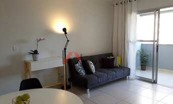 Imagem 2: APARTAMENTO NO CENTRO, SALA COM COZINHA AMERICANA, 2 QUARTOS E 1 VAGA DE GARAGEM. PORTAR