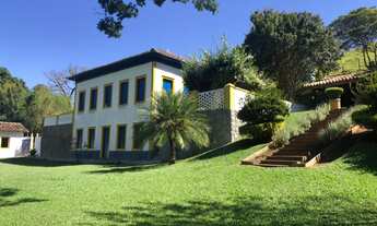 Imagem: Fazenda centenária, com casarão histórico