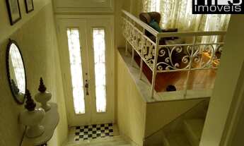 Imagem: Casarão no Centro da Cidade, Várias Aptidões