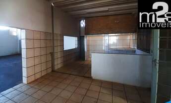 Imagem 5: Excelente Localização, Fluxo Intenso de Pedestres e Veículos, Próximo ao Centro