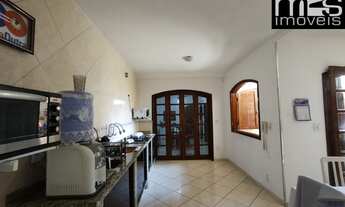 Imagem 7: 04 Quartos, 02 Suítes, Garagem 03 carros com Cozinha Ampla