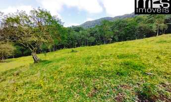 Imagem 3: Mata Exuberante, Clima Frio, Nascente, Fácil Acesso com Vista para as Montanhas