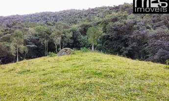 Imagem 4: Mata Exuberante, Clima Frio, Nascente, Fácil Acesso com Vista para as Montanhas