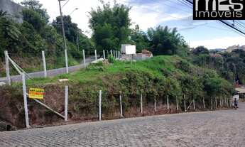 Imagem: Próximo à Rodovia, Grande Fluxo de Veículos