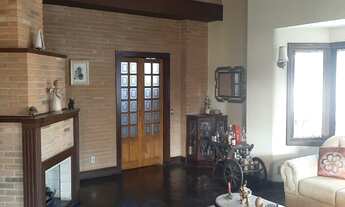 Imagem 6: Estilo Colonial, 06 Quartos, Localização Excelente em Bairro Tradicional