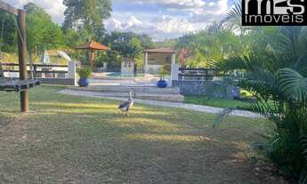 Imagem: Pronto para Usufruir, Próximo ao Asfalto