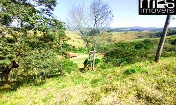 Imagem 3: Venda de Lindo Sítio com 10 Quartos Nascente Pavimentação Sede Piscina Lazer e 60.500m² e