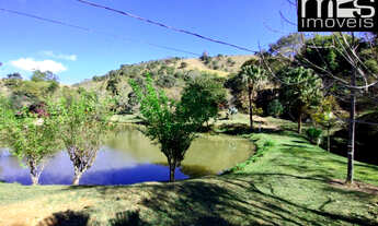 Imagem 6: Imperdível Sitio à Venda em Guaratinguetá-SP, Bairro Pessegueiro, 10 Quartos, 3 Suítes, 7