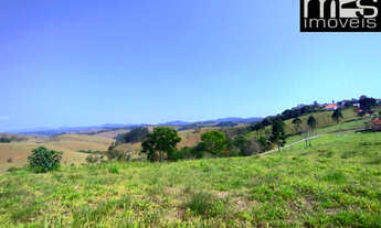 Imagem 6: Venda de Lindo Sítio com 10 Quartos Nascente Pavimentação Sede Piscina Lazer e 60.500m² e