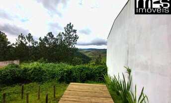 Imagem 2: Casa à venda em Cunha-SP, bairro Cajurú: 3 quartos, 1 suíte, 2 salas, 2 banheiros, 2 vagas