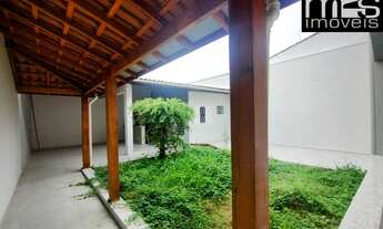 Imagem: 04 Quartos, 02 Suítes, Garagem 03 Carros