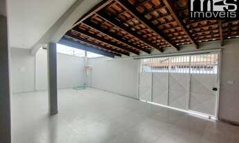 Imagem 7: 04 Quartos, 02 Suítes, Garagem 03 Carros em Bairro com Grande Procura