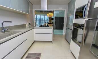 Imagem 6: 3 dormitórios, 3 suíte, 166M² de Área Construída, 333M² de Área Total