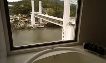 Imagem 6: 4 dormitórios, 4 suíte, 3 vagas na garagem, 220M² de Área Construída