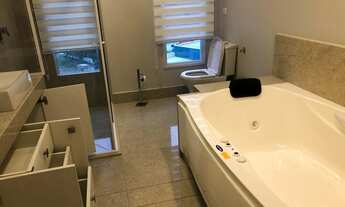 Imagem 2: 4 dormitórios, 4 suíte, 4 vagas na garagem, 226M² de Área Construída