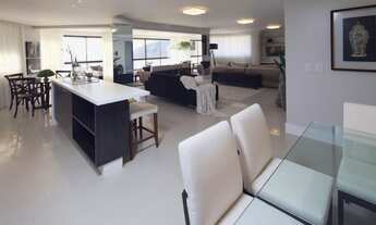 Imagem 7: 4 dormitórios, 4 suíte, 3 vagas na garagem, 284M² de Área Construída, 430M² de Área Total