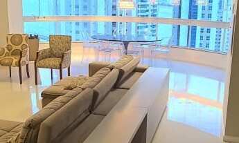 Imagem: 4 dormitórios, 4 suíte, 3 vagas na garagem