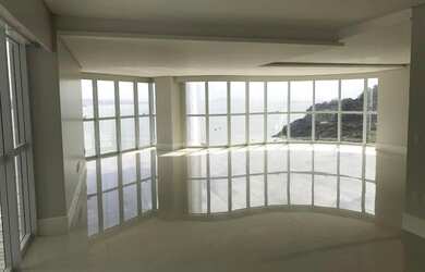 Imagem 2: 4 dormitórios, 4 suíte, 5 banheiro, 4 vagas na garagem, 237M² de Área Construída