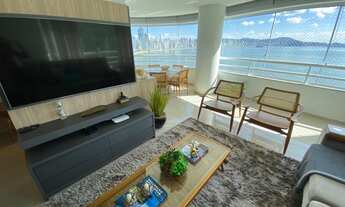 Imagem 3: 3 dormitórios, 3 suíte, 5 banheiro, 2 vagas na garagem, 203M² de Área Construída