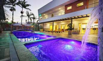 Imagem: 6 dormitórios, 4 suíte, 5 banheiro, 3