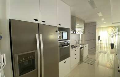 Imagem 2: 3 dormitórios, 3 suíte, 4 banheiro, 4 vagas na garagem, 199M² de Área Construída