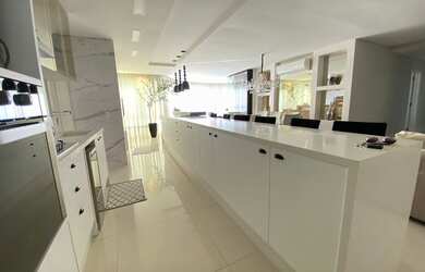 Imagem 4: 3 dormitórios, 3 suíte, 4 banheiro, 4 vagas na garagem, 199M² de Área Construída