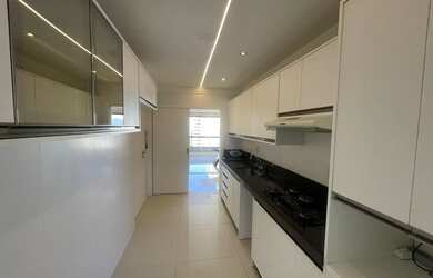 Imagem 5: 3 dormitórios, 3 suíte, 3 vagas na garagem, 130M² de Área Construída, 130M² de Área Total