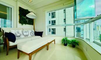 Imagem 6: 3 dormitórios, 3 suíte, 3 vagas na garagem, 206M² de Área Construída