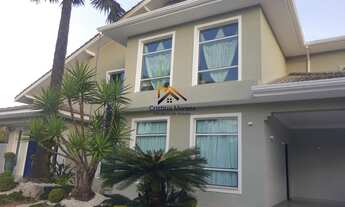 Imagem: Casa exuberante há poucos metros da praia