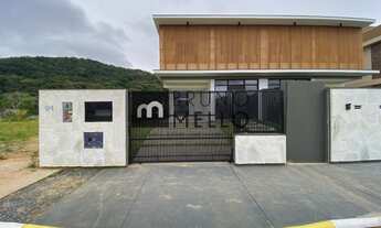 Imagem 3: Casa de 211 m² com 3 dormitórios sendo 1 suíte no Loteamento Villa Pamplona, Floripa/SC