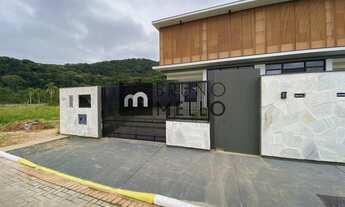 Imagem 4: Casa de 211 m² com 3 dormitórios sendo 1 suíte no Loteamento Villa Pamplona, Floripa/SC