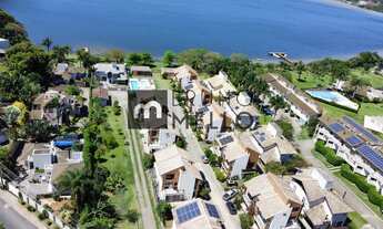 Imagem: Casa em Condomínio - 3 suítes - 165m²