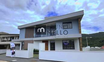 Imagem: Casa de esquina com com 3 suítes no loteamento