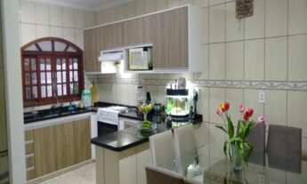 Imagem: Linda Casa de 03 Dormitórios com Sacada