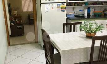 Imagem 5: Vila Scarpelli. Casa Térrea com 134,54m2. Reformada, com 2 dormitórios, sendo 1 suíte, tor