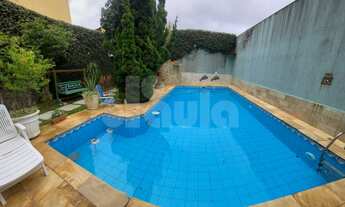 Imagem: Sobrado extremamente confortável circundado