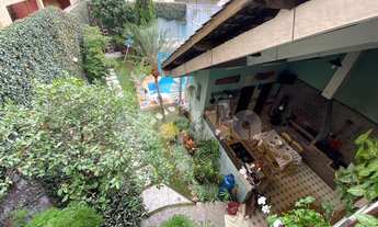 Imagem 3: Sobrado extremamente confortável circundado de jardins com 500 metros de terreno