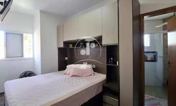 Imagem 3: Sobrado amplo e bem arejado à venda com duas suítes, e tres banheiros no total, sala e coz