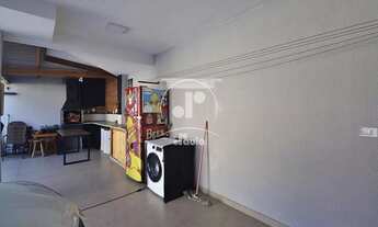 Imagem 7: Sobrado amplo e bem arejado à venda com duas suítes, e tres banheiros no total, sala e coz