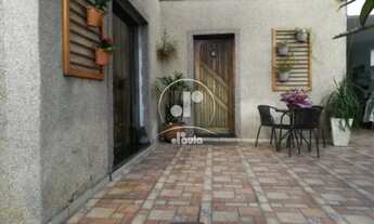 Imagem: Sobrado de esquina com 177 m² de construção