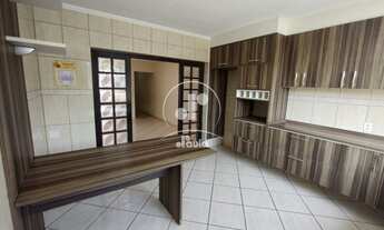 Imagem 3: Duas residências , 1ª casa , 3 quartos sendo um suíte, 2 vagas 2ª casa, 1 quarto , sala