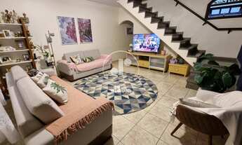 Imagem 2: Sobrado com 3 quartos , sendo um suíte , sala , cozinha , área de serviço , 3 vagas , J